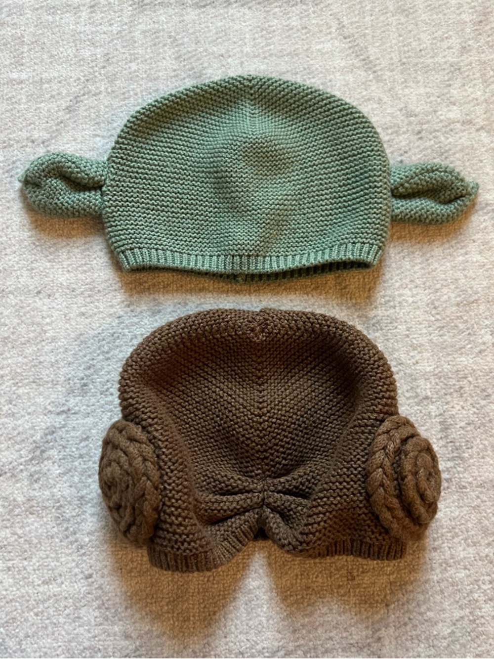 Set of 2 babyGap x Star Wars Knitted Hats / Beanies (Yoda/Grogu and Leia)